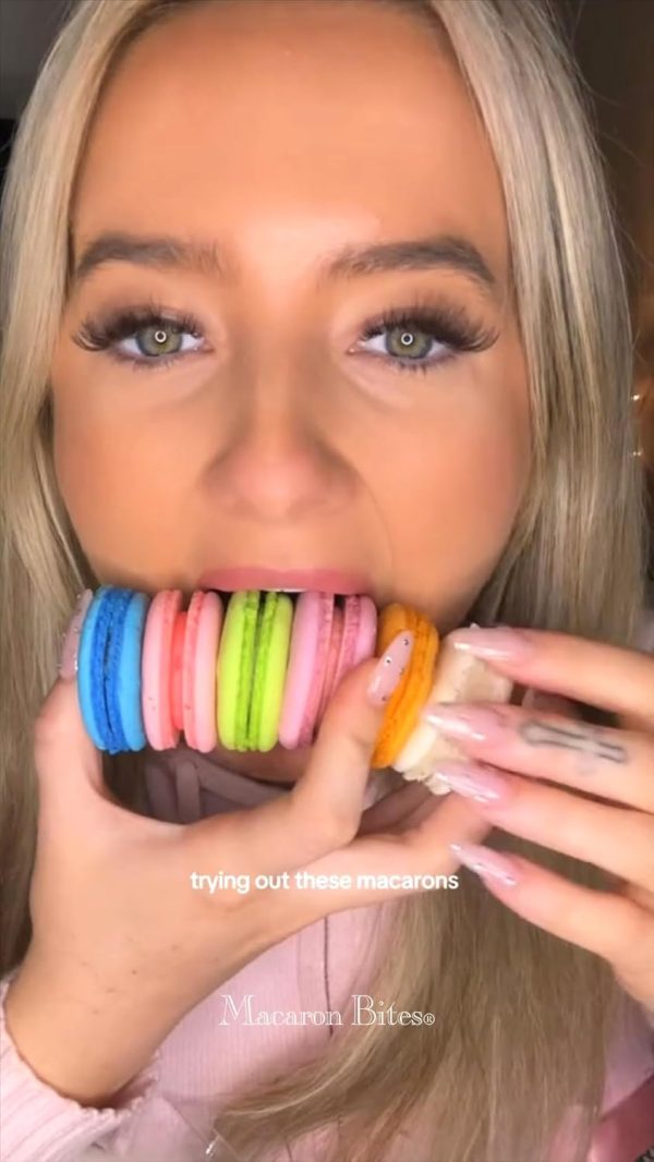 Blueberry & Vanilla Macaron Bites - 24 Count - Image 3
